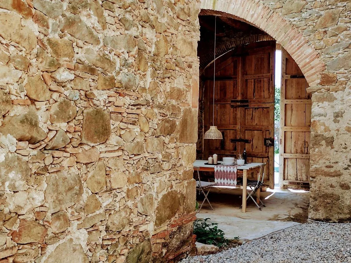 Can Tando, antiguo pajar de piedra restaurado Sant Jordi Desvalls 0*,