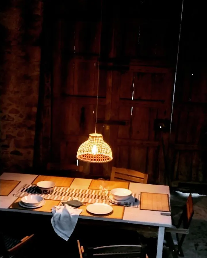 Can Tando, antiguo pajar de piedra restaurado Sant Jordi Desvalls España